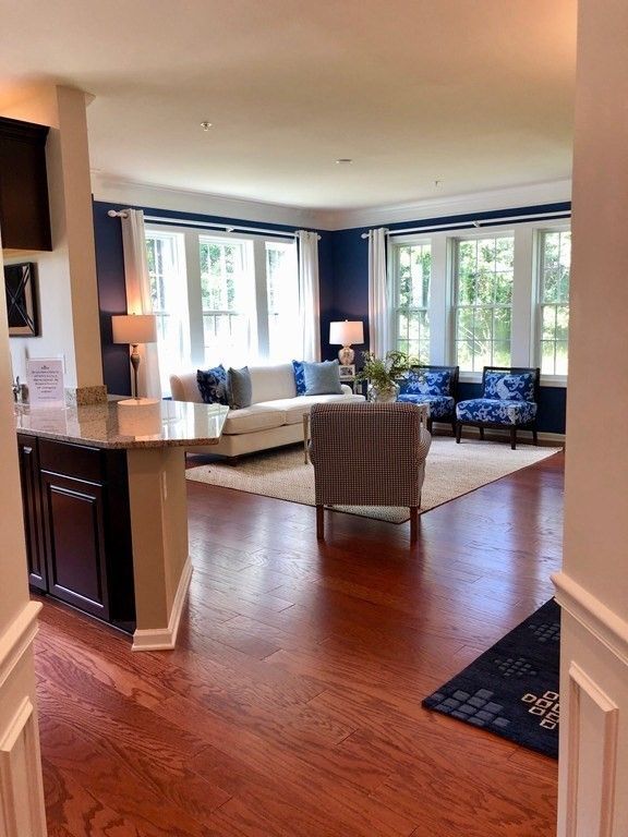 Photo - 130 University Ave