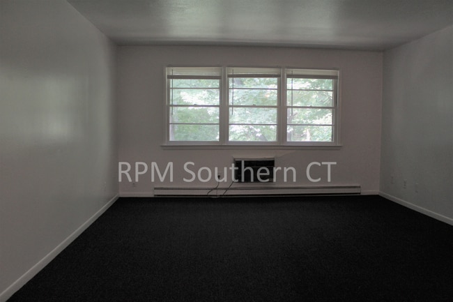 Photo - Ranch Style Condo – Hamden – 1 Bedroom