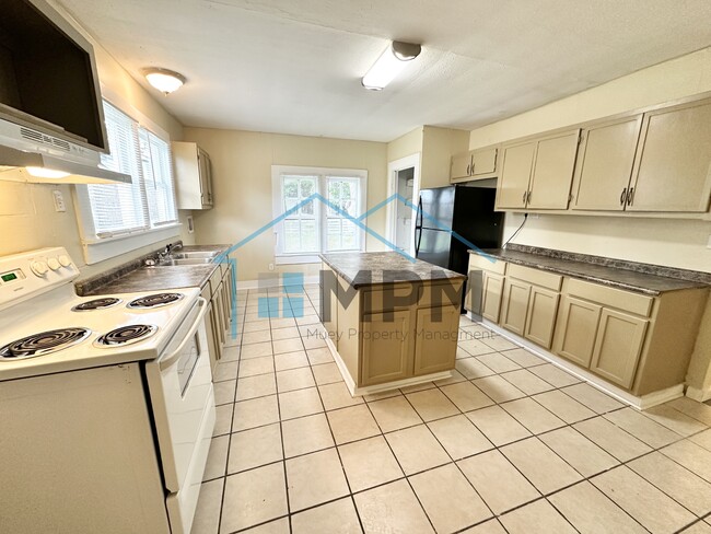 Photo - 307 Bryan St Unit C