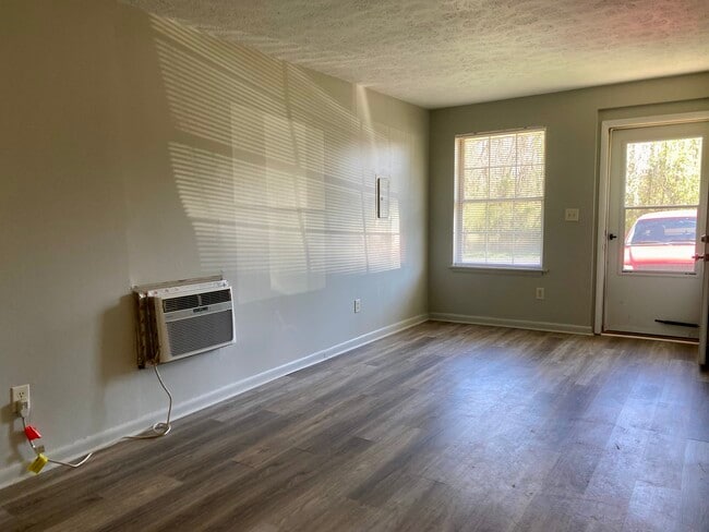 Photo - 1225 Eastside Ln