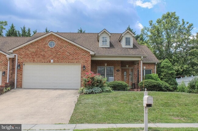 Photo - 227 Donna Dr