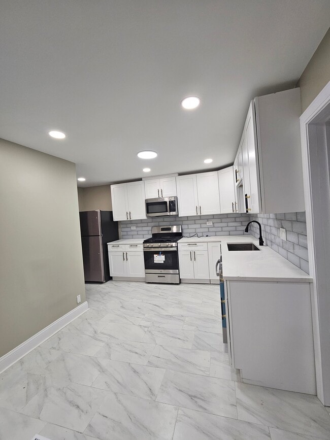 Photo - 1020 S Park Blvd