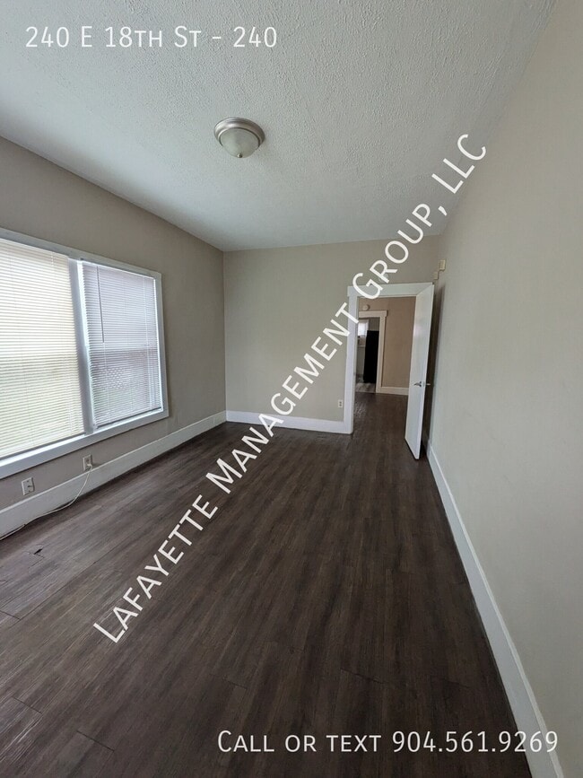 Photo - 240 E 18th St Unit 240