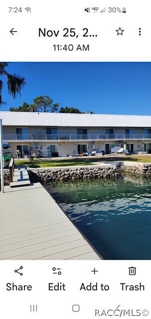 41 Beach Ln