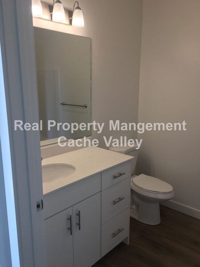 462 W 40 S Unit 462 West 40 South