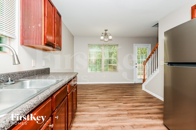 Photo - 380 Pine Tree Dr