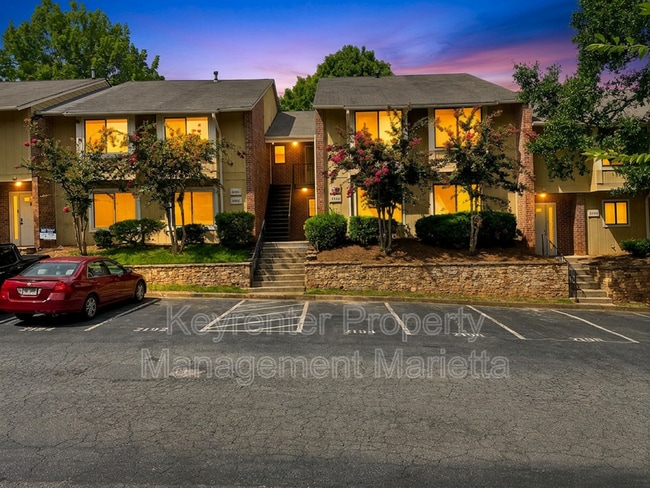 Building Photo - 2190 Palmyra Dr