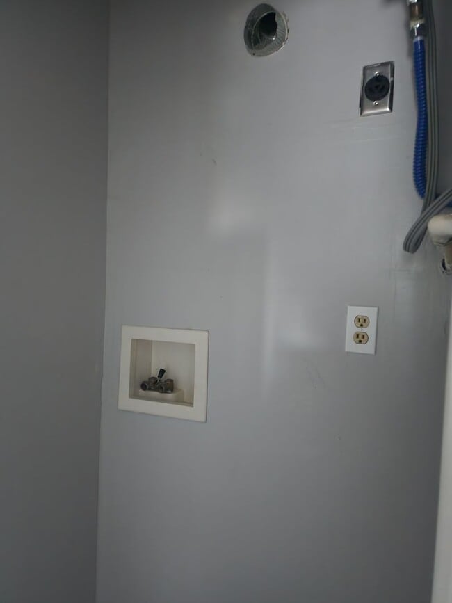 Photo - 403 Robertson Ave Unit B