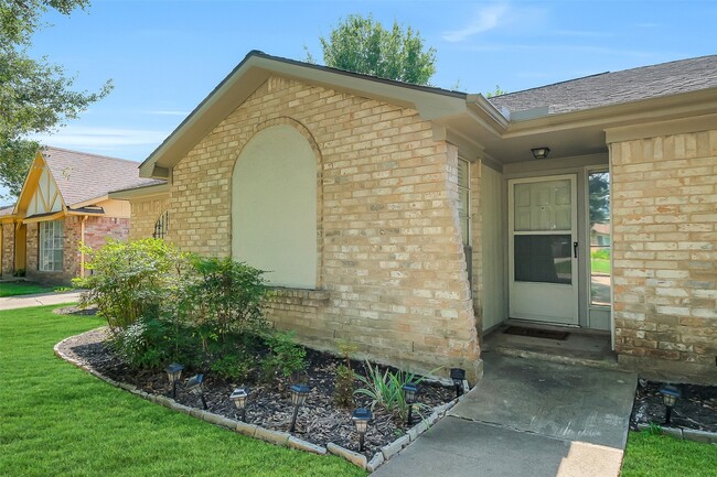 11715 Brighton Ln