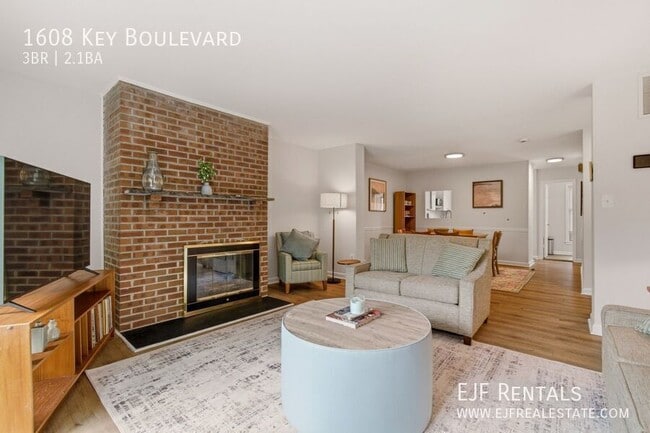 Photo - 1608 Key Blvd