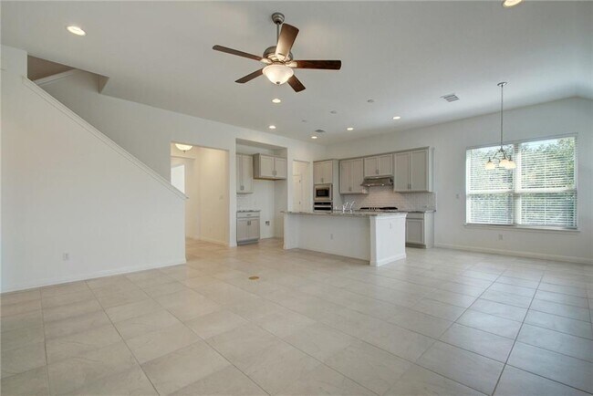 Photo - 113 Meadow Wood Cv