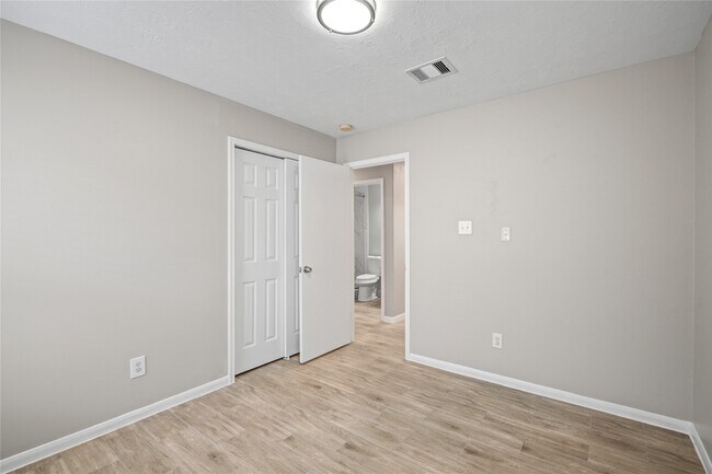 Photo - 10818 Elgar Ln