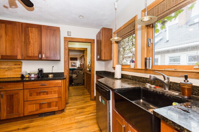 Photo - 200 Calumet St