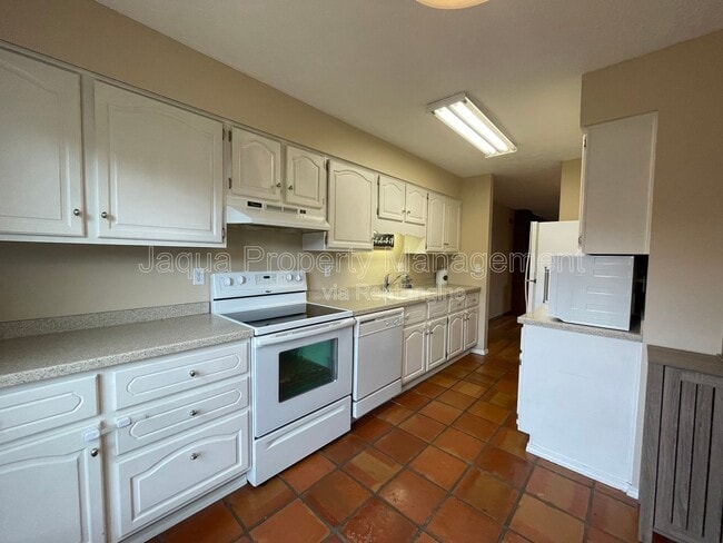 Photo - 2591 Stratford Dr