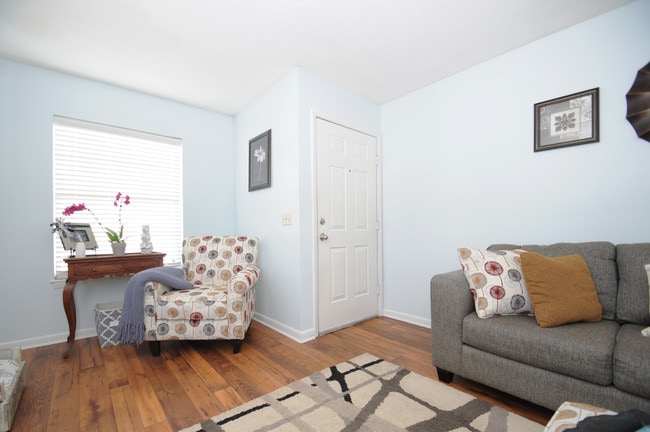 Kensington Station - Kensington Station