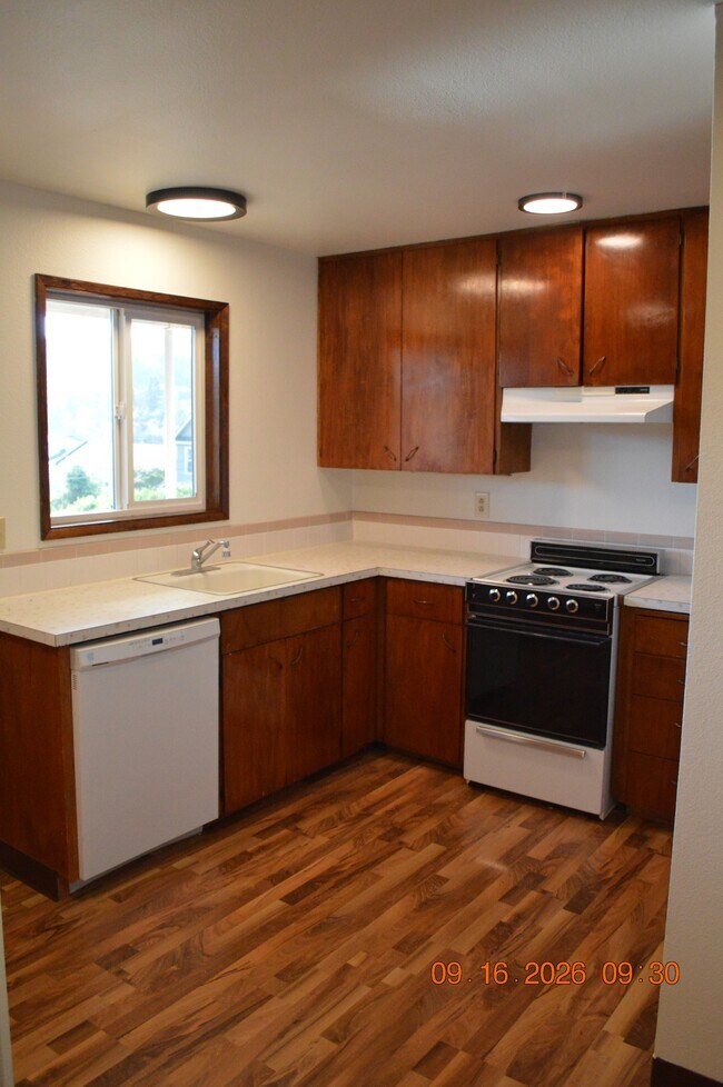 665 SW Tichenor St Unidad 2