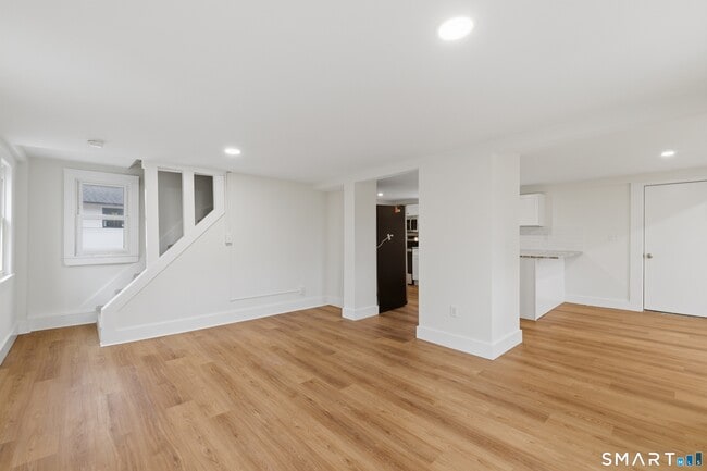 Photo - 98 W Main St