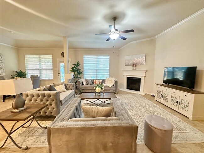 Photo - 6818 Pear Point Ln