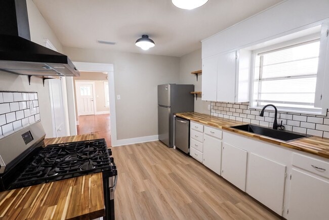 Photo - 742 Columbia St Unit 742 Columbia St