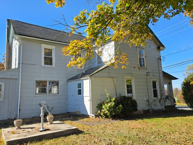 Photo - 2215 N Main St