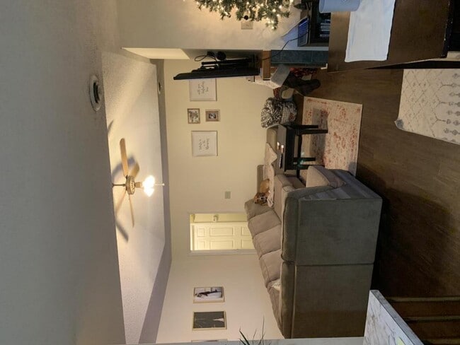 Photo - 625 W Edgewood St