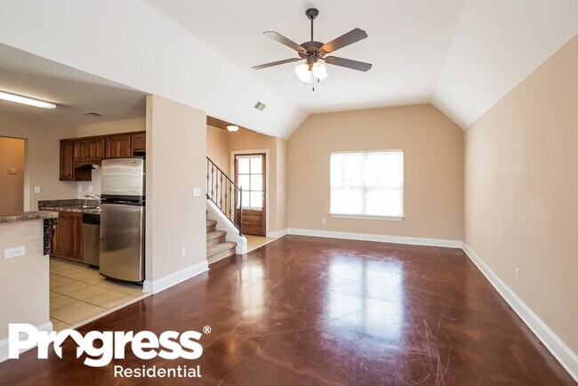 Photo - 5663 Bedford Loop W