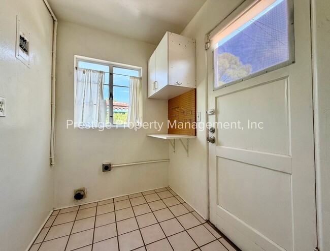 Photo - 3210 E Linden St
