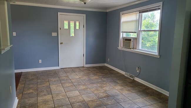 Photo - 310 Cecil St