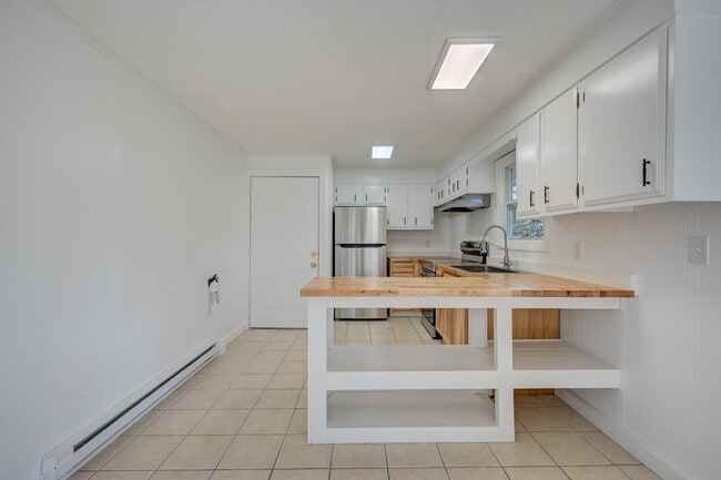 Photo - 20 Emery Ln Unit 4