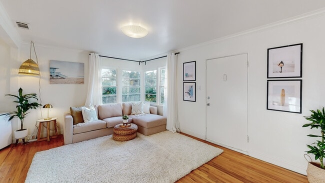 Sala de estar - 904 Victoria Ave Unidad Bungalow