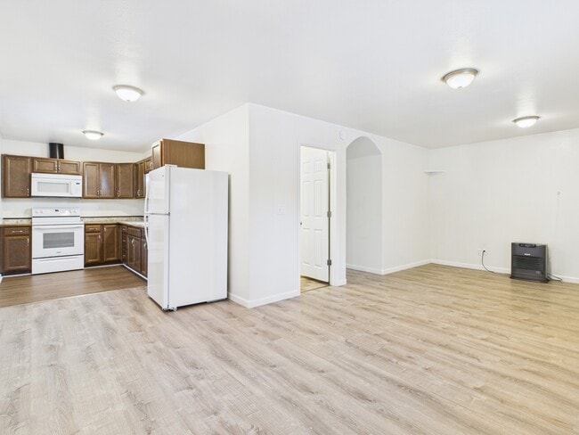 Photo - 2377 Edsson Ave