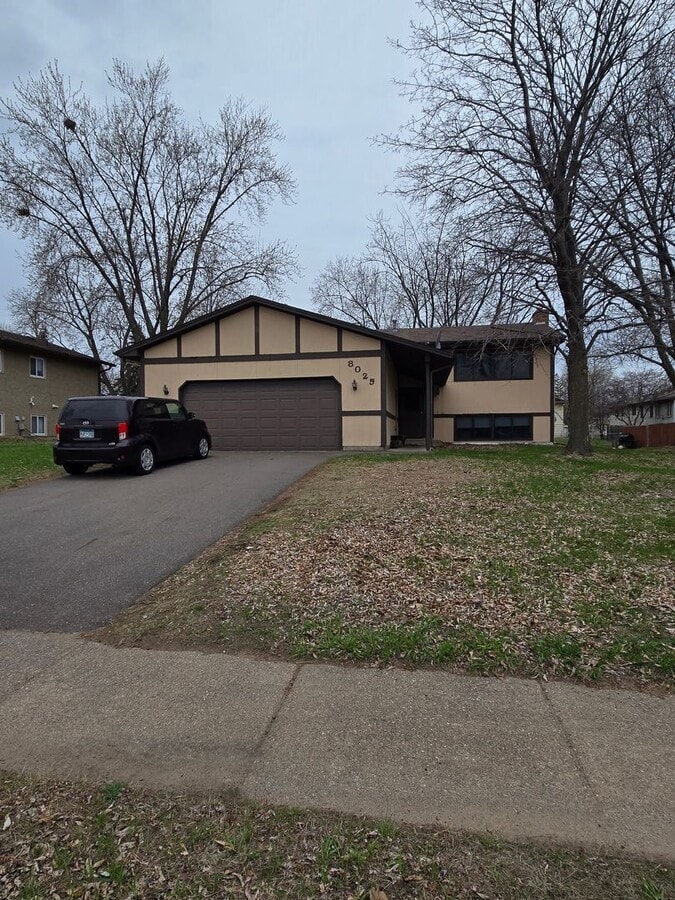Photo - 8025 Noble Ave N