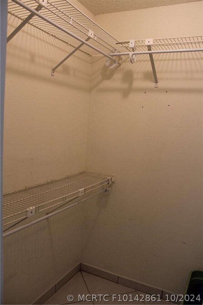 3571 Inverrary Dr Unit 308