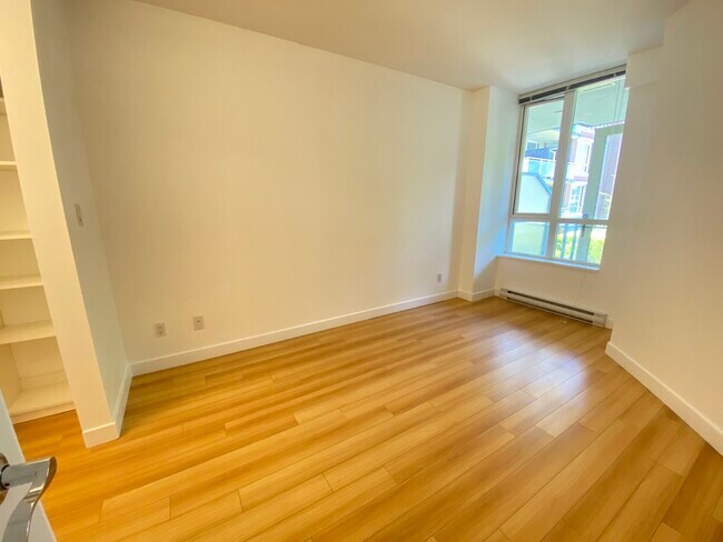 Photo - 4078 Knight St