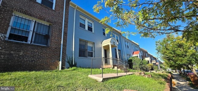 Photo - 1255 Meigs Pl NE