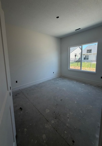 Photo - 1010 N Kansas St