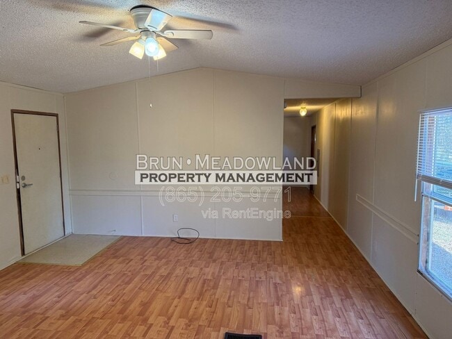 Photo - 3040 Samples Rd