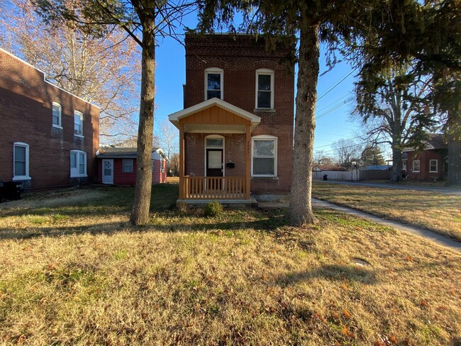 Spacious 3-Bedroom Historic Home in Bellev... - Spacious 3-Bedroom Historic Home in Bellev...