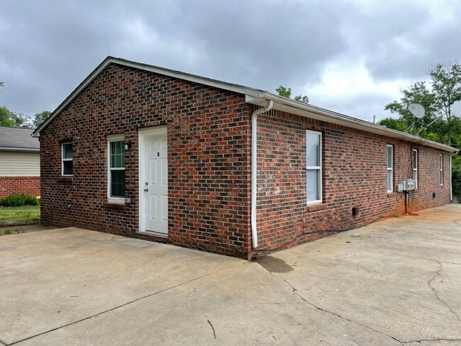 Building Photo - 1257 Unit 1304-B