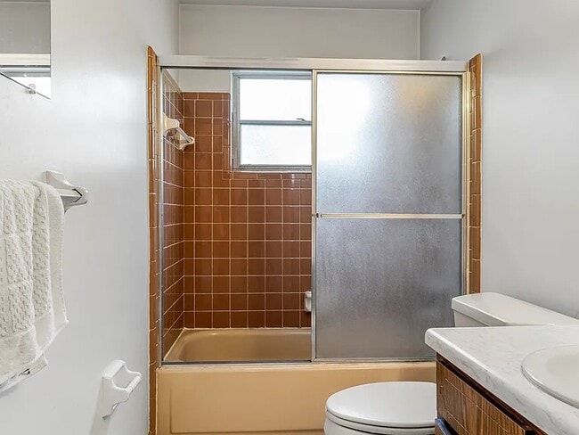 Photo - 703 NE 6th Pl