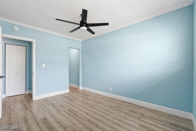 Building Photo - 473 12th Ave S Unit B2