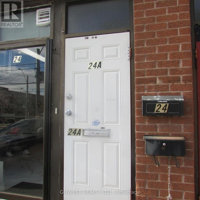 Photo - 24 A Roncesvalles Ave