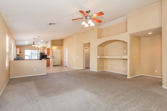 2213 W St Charles Ave