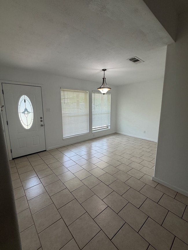Photo - 133 Willow Way