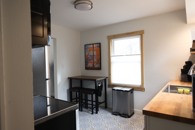 Photo - 5106 Rosslyn Ave