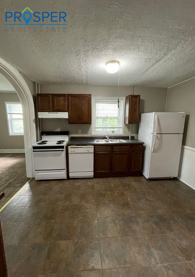 Building Photo - 122 Broadway St Unit BR124X
