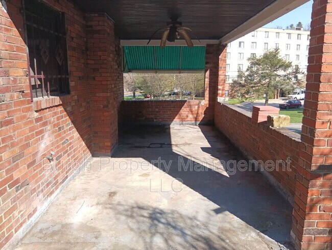 Photo - 8614 Bricelyn St