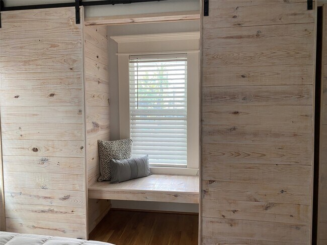 Photo - 1406 Edwards St