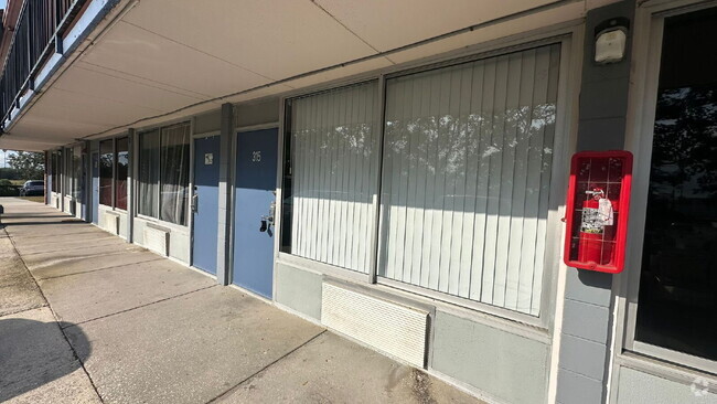 Building Photo - 43420 US-27 Unit 315 Rental