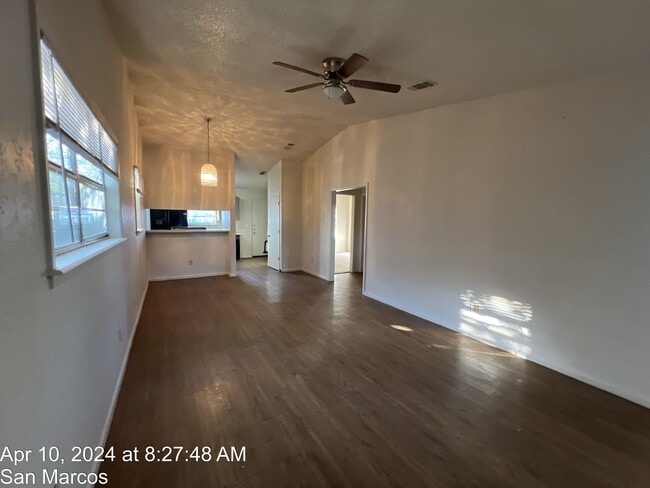 Photo - 618 Mill St